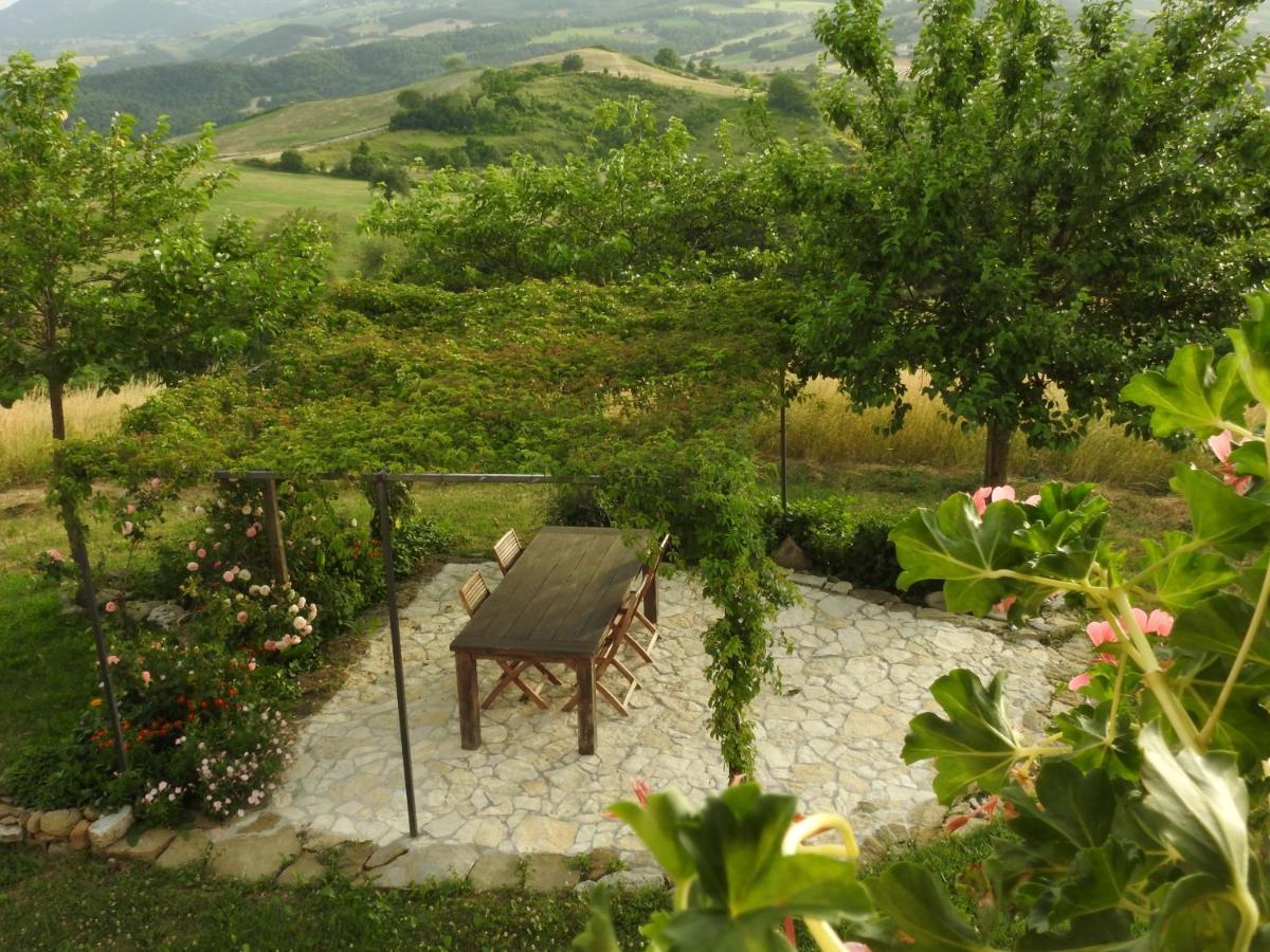Отель Casale Le Fontanelle Monte Grimano Terme Экстерьер фото
